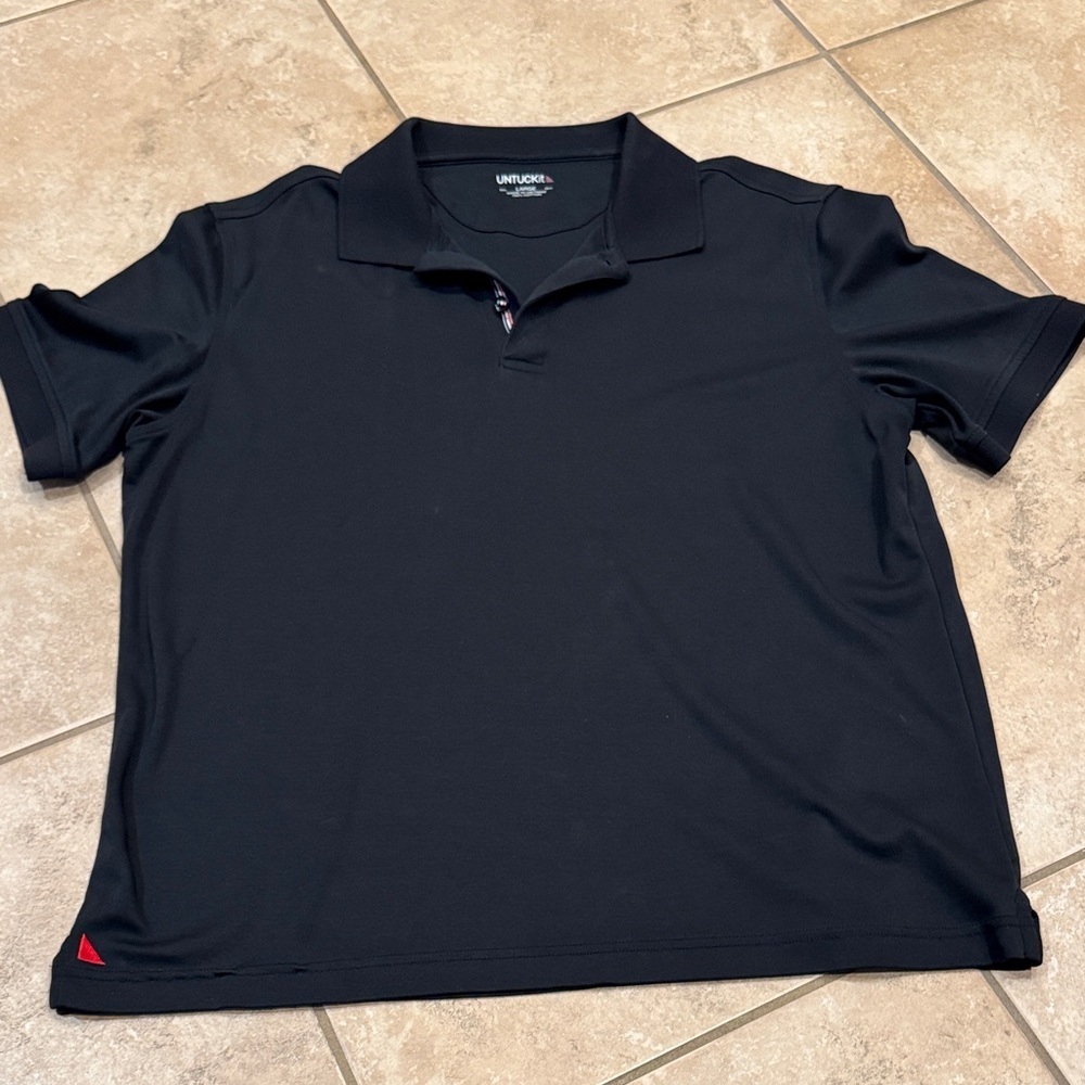 UNTUCKit Wrinkle Free Damaschino Men's Polo in Classic Black